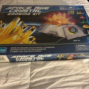 Space Age Crystals Growing Kit 13 Experiments LED Display NEW Sealed